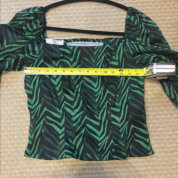 Corey Lynn Calter Anthropologie Black and Green Zigzag Batik Cotton Blouse - Picture 9 of 10
